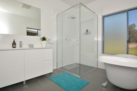 JE Guesthouse, Central To All The Hunter Valley Has To Offer - Phillip Island Accommodation 27