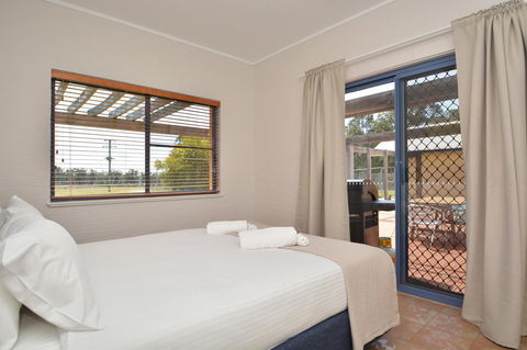 JE Guesthouse, Central To All The Hunter Valley Has To Offer - Phillip Island Accommodation 30
