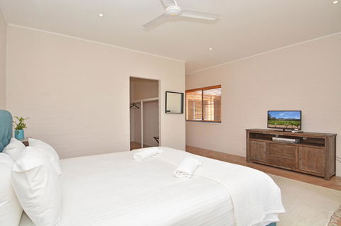 JE Guesthouse, Central To All The Hunter Valley Has To Offer - Phillip Island Accommodation 34
