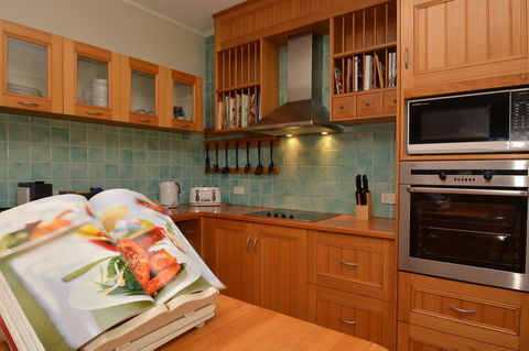 JE Guesthouse, Central To All The Hunter Valley Has To Offer - Phillip Island Accommodation 14
