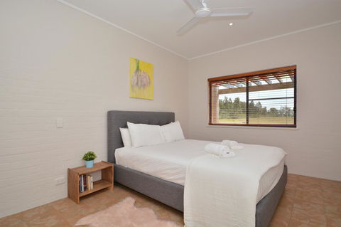 JE Guesthouse, Central To All The Hunter Valley Has To Offer - Phillip Island Accommodation 25