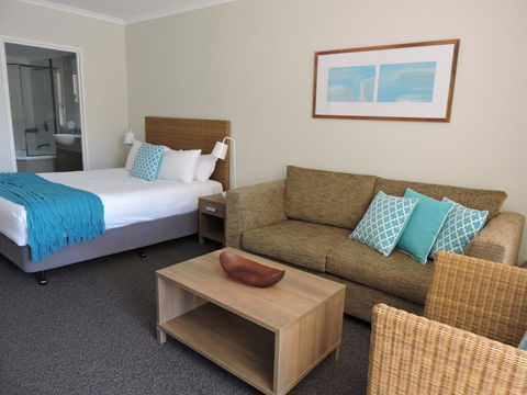 BASE Holidays - Ettalong Beach Premium Apartments - Phillip Island Accommodation 13