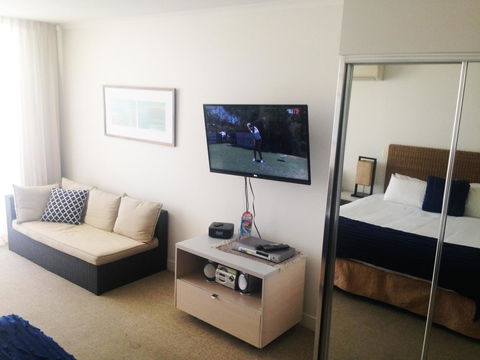 BASE Holidays - Ettalong Beach Premium Apartments - Phillip Island Accommodation 32