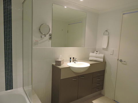 BASE Holidays - Ettalong Beach Premium Apartments - Phillip Island Accommodation 6
