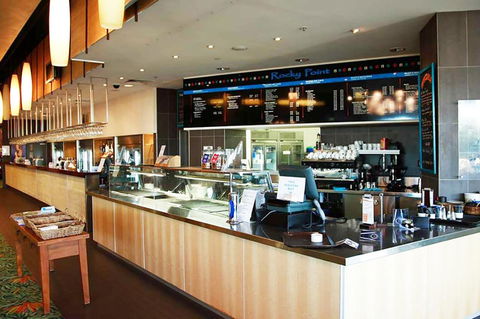 BASE Holidays - Ettalong Beach Premium Apartments - Phillip Island Accommodation 2