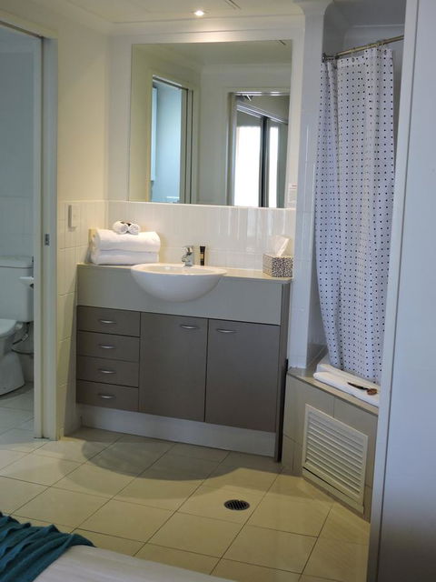 BASE Holidays - Ettalong Beach Premium Apartments - Phillip Island Accommodation 8
