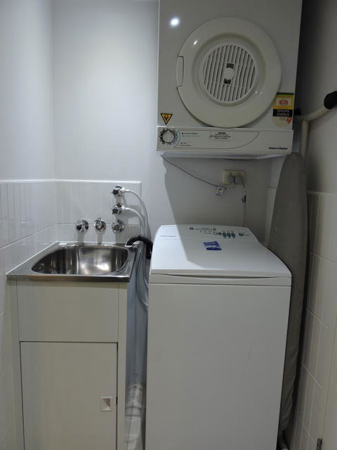 BASE Holidays - Ettalong Beach Premium Apartments - Phillip Island Accommodation 3