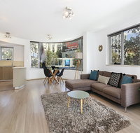 Lower Bridge and Sails - Executive 2BR Darlinghurst Apartment with Balcony and Rooftop Views - Phillip Island Accommodation