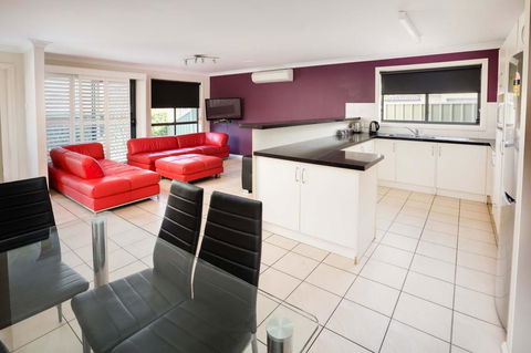Bluegum Apartments Newcastle - Phillip Island Accommodation 12