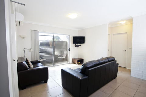 Bluegum Apartments Newcastle - Phillip Island Accommodation 6
