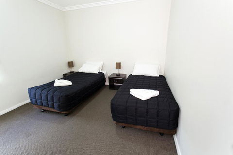 Bluegum Apartments Newcastle - Phillip Island Accommodation 11