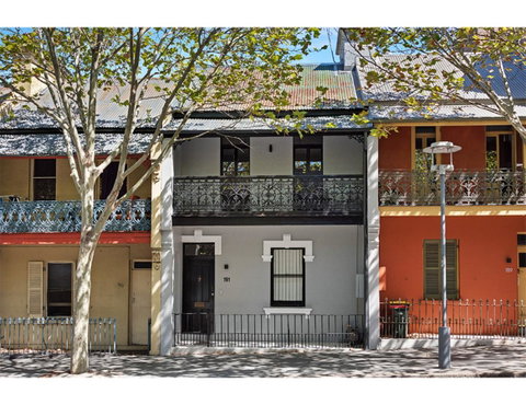 Walk To The City From This Renovated Heritage Gem - Phillip Island Accommodation 4