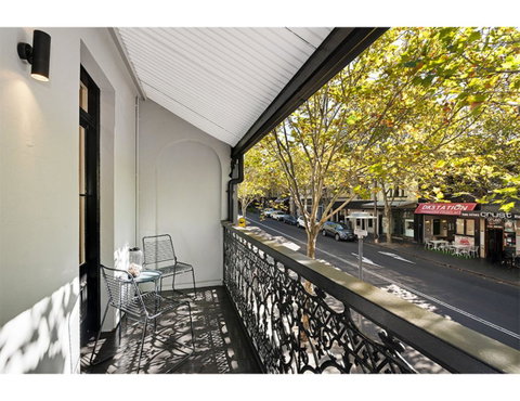Walk To The City From This Renovated Heritage Gem - Phillip Island Accommodation 9