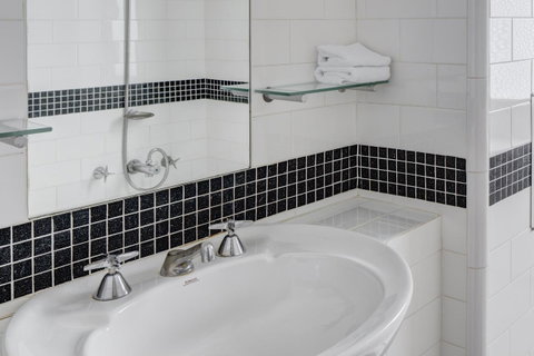 Regents Court Sydney - Phillip Island Accommodation 33