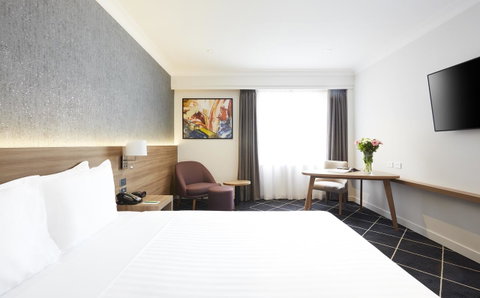 Furama Darling Harbour - Phillip Island Accommodation 7
