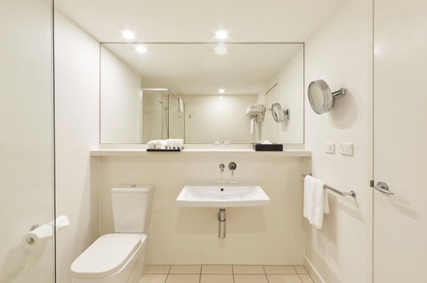 Furama Darling Harbour - Phillip Island Accommodation 34