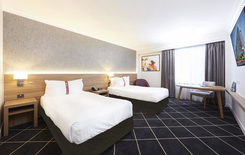 Furama Darling Harbour - Phillip Island Accommodation 4