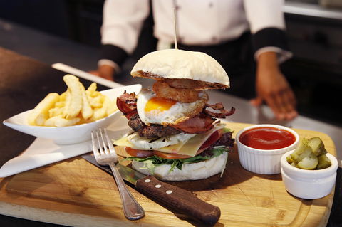 Alpha Hotel Eastern Creek - Phillip Island Accommodation 18