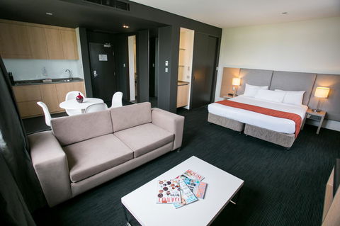 Alpha Hotel Eastern Creek - Phillip Island Accommodation 15