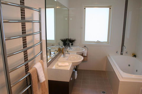 Encore Apartments - Phillip Island Accommodation 11