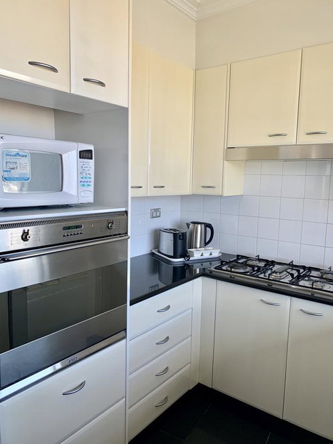 Castle Serviced Apartments - Phillip Island Accommodation 0