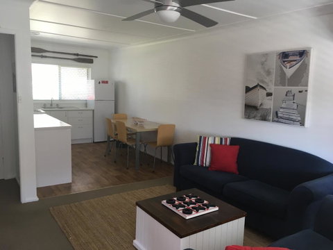 Tomaree Lodge - Phillip Island Accommodation 1