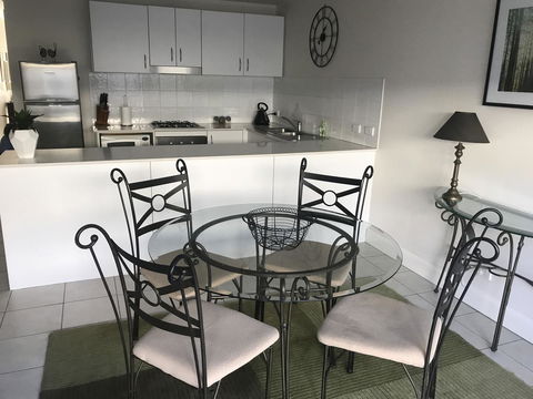 Travers Street Apartment - Phillip Island Accommodation 4