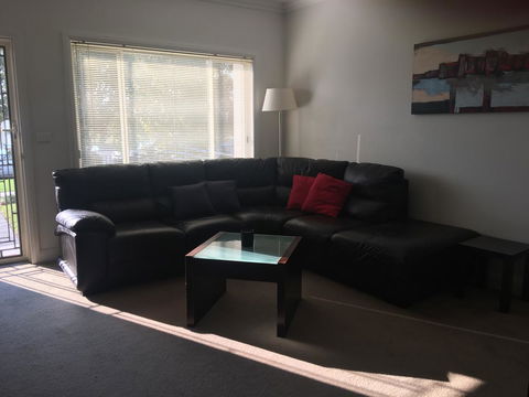 Travers Street Apartment - Phillip Island Accommodation 8