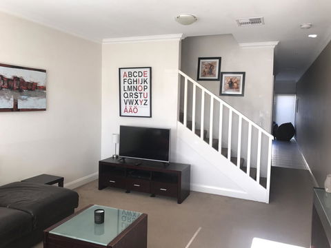 Travers Street Apartment - Phillip Island Accommodation 6