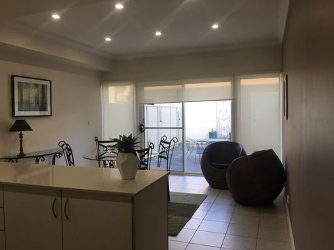 Travers Street Apartment - Phillip Island Accommodation 3