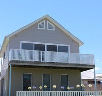 Red Waratah - Phillip Island Accommodation