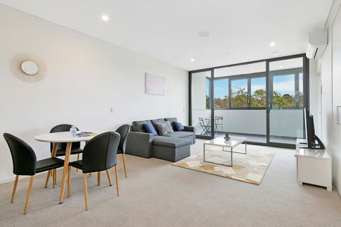 Stylish And Neat Two Bed Apartment In Wentworth Point - Phillip Island Accommodation 4