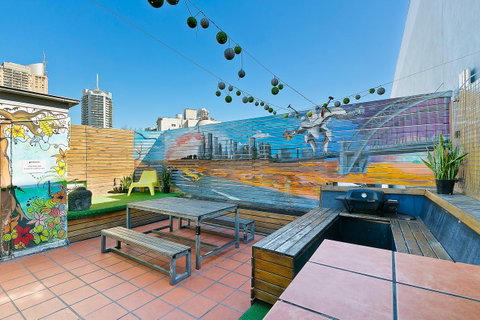 Mad Monkey Downtown - Phillip Island Accommodation 6