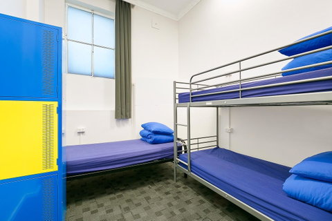 Mad Monkey Downtown - Phillip Island Accommodation 9