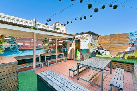 Mad Monkey Downtown - Phillip Island Accommodation 11