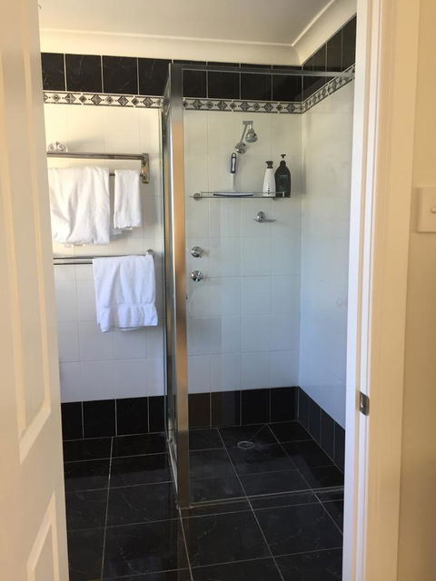 Bundanoon Lodge - Phillip Island Accommodation 11