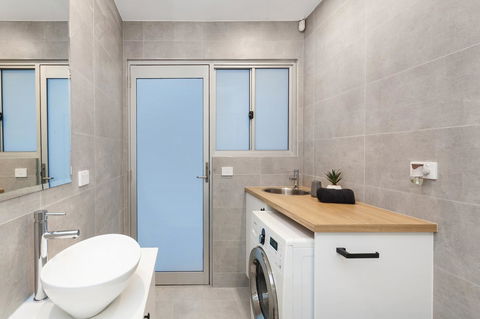 Modern Guest House - Phillip Island Accommodation 9