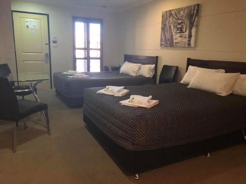 Balranald Club Motel - Phillip Island Accommodation 0