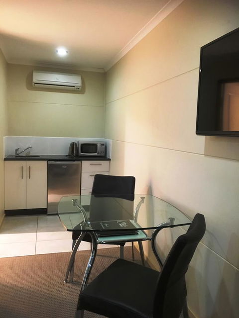 Balranald Club Motel - Phillip Island Accommodation 9