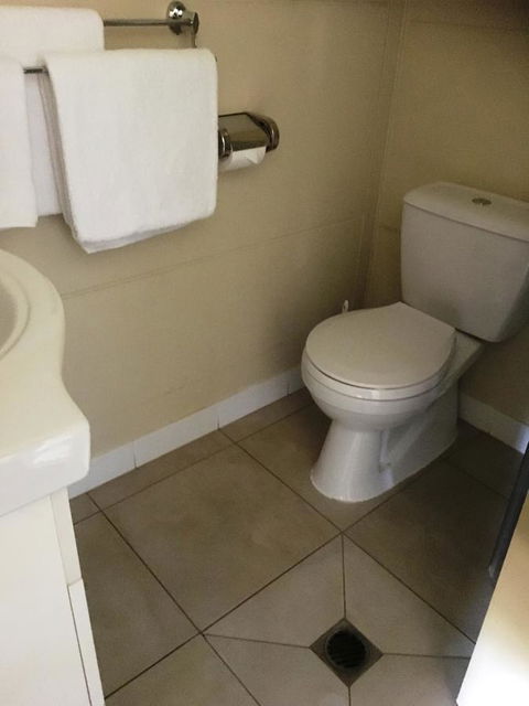 Balranald Club Motel - Phillip Island Accommodation 12