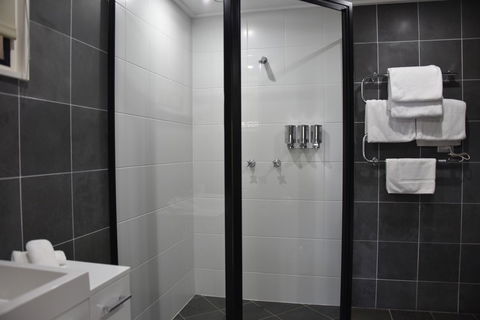 Pure Chalet Thredbo - Phillip Island Accommodation 4