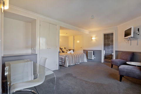 Pure Chalet Thredbo - Phillip Island Accommodation 11