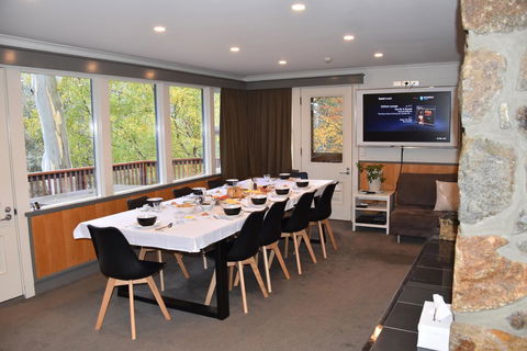 Pure Chalet Thredbo - Phillip Island Accommodation 3