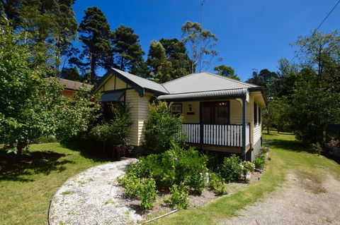 Allegra Cottage Of Leura - Phillip Island Accommodation 11