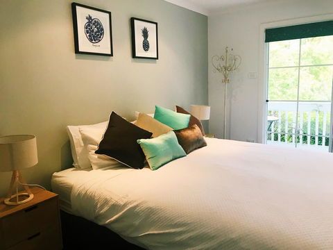 Bowral Escape - Phillip Island Accommodation 9