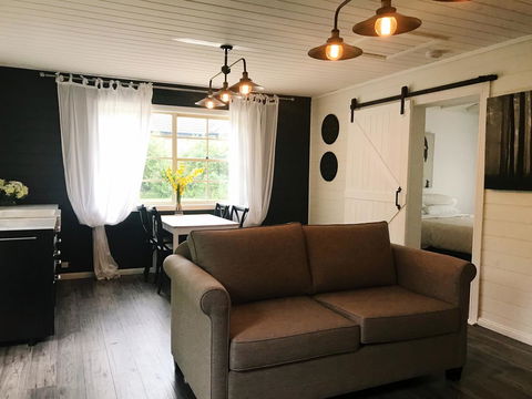 Bowral Escape - Phillip Island Accommodation 8