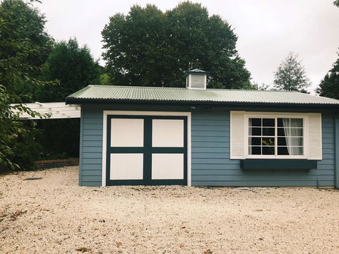 Bowral Escape - Phillip Island Accommodation 26