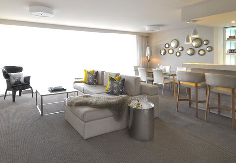 QT Canberra - Phillip Island Accommodation 24