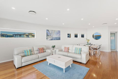 Boulder Bay Rd 2/2 - Fingal Bay - Phillip Island Accommodation 2