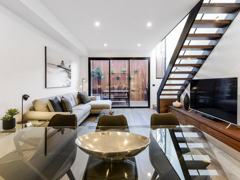 Boutique Stays - County Down, Contemporary Port Melbourne Home - Phillip Island Accommodation 0